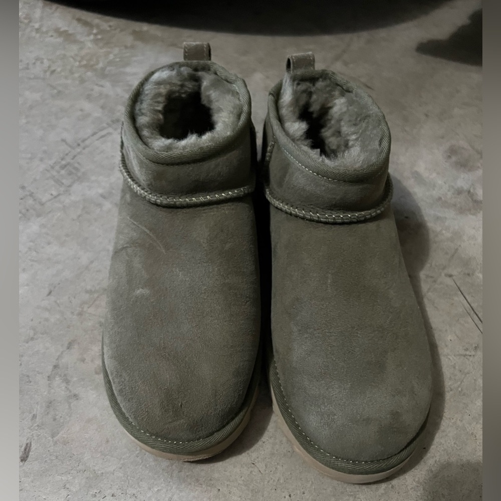 Women’s UGG Ultra Mini - Picture 4 of 5